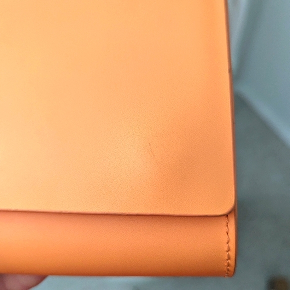 Baggu Bright Orange Compact Fine Grain Leather Purse - Picture 6 of 15